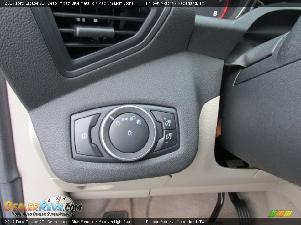 Controls of 2015 Ford Escape SE Photo #31