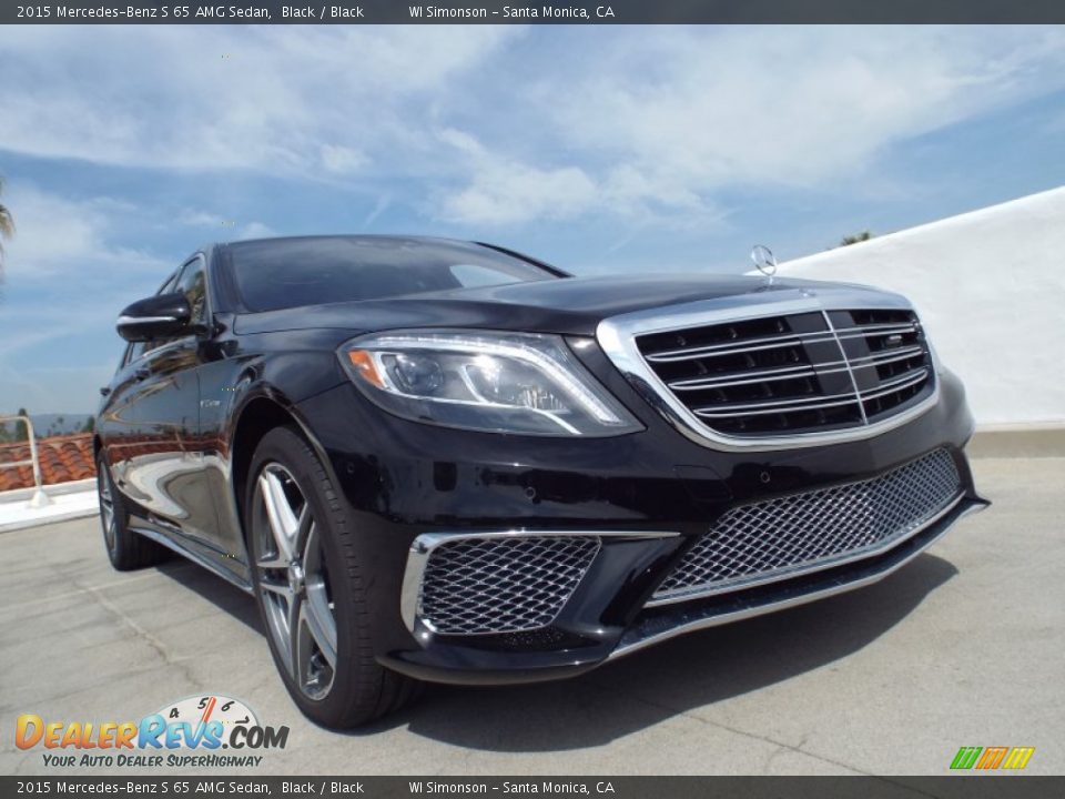 Front 3/4 View of 2015 Mercedes-Benz S 65 AMG Sedan Photo #21
