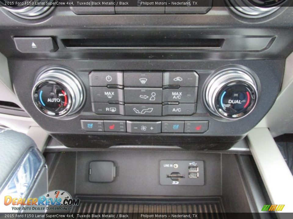 2015 Ford F150 Lariat SuperCrew 4x4 Tuxedo Black Metallic / Black Photo #31