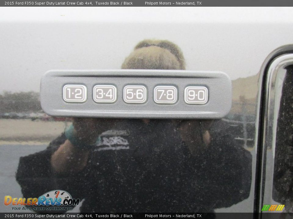 2015 Ford F350 Super Duty Lariat Crew Cab 4x4 Tuxedo Black / Black Photo #16