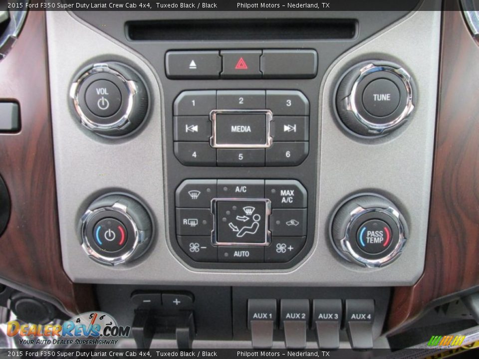2015 Ford F350 Super Duty Lariat Crew Cab 4x4 Tuxedo Black / Black Photo #31