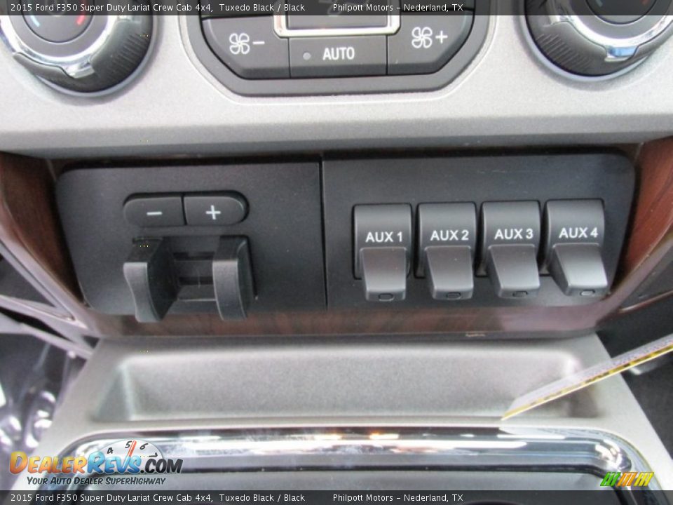 2015 Ford F350 Super Duty Lariat Crew Cab 4x4 Tuxedo Black / Black Photo #32