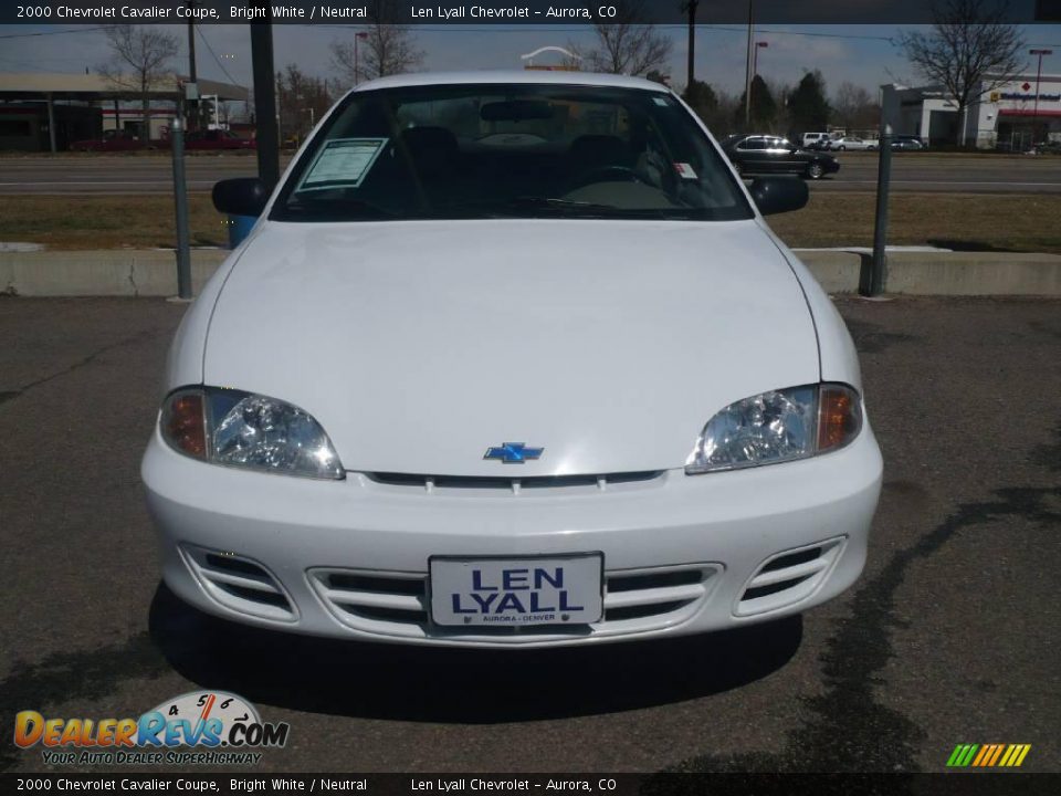 2000 Chevrolet Cavalier Coupe Bright White / Neutral Photo #2