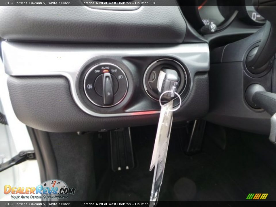 Controls of 2014 Porsche Cayman S Photo #18