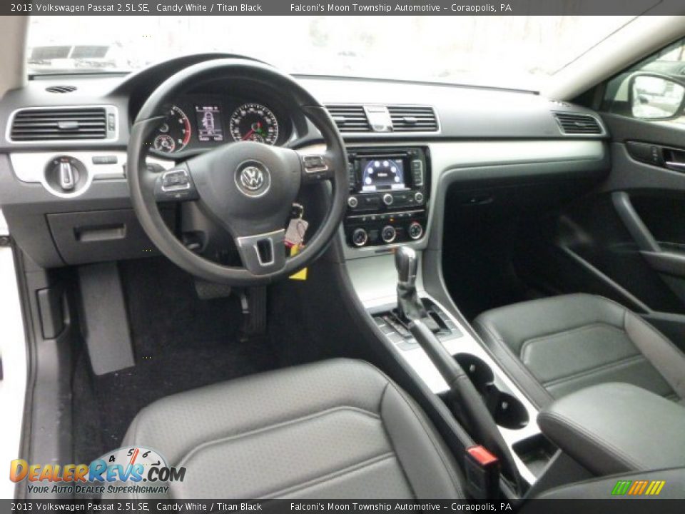 Titan Black Interior - 2013 Volkswagen Passat 2.5L SE Photo #12