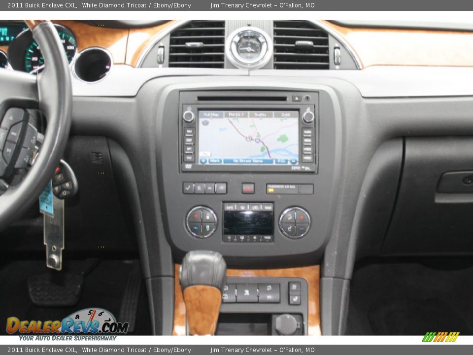 Controls of 2011 Buick Enclave CXL Photo #11