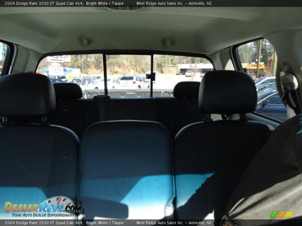 2004 Dodge Ram 1500 ST Quad Cab 4x4 Bright White / Taupe Photo #31