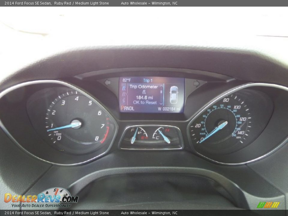 2014 Ford Focus SE Sedan Ruby Red / Medium Light Stone Photo #16