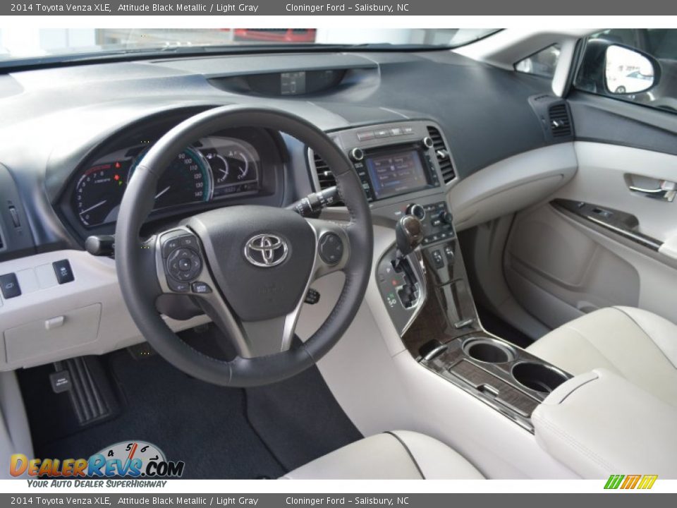 Light Gray Interior - 2014 Toyota Venza XLE Photo #11