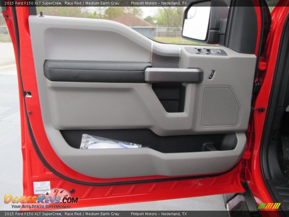2015 Ford F150 XLT SuperCrew Race Red / Medium Earth Gray Photo #22