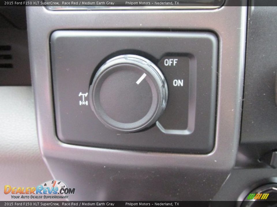 Controls of 2015 Ford F150 XLT SuperCrew Photo #31