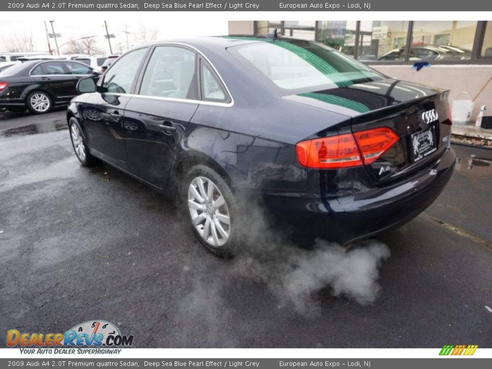 2009 Audi A4 2.0T Premium quattro Sedan Deep Sea Blue Pearl Effect / Light Grey Photo #3