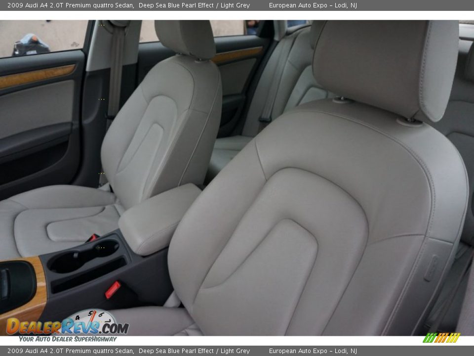 2009 Audi A4 2.0T Premium quattro Sedan Deep Sea Blue Pearl Effect / Light Grey Photo #6