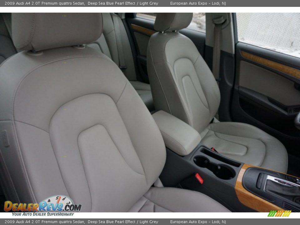2009 Audi A4 2.0T Premium quattro Sedan Deep Sea Blue Pearl Effect / Light Grey Photo #12
