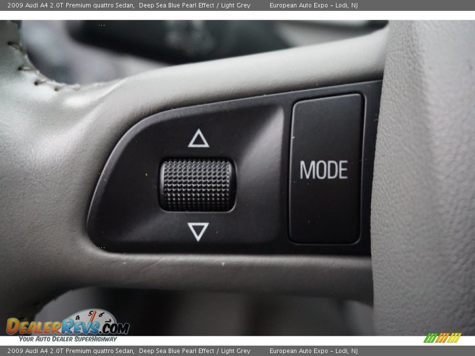 2009 Audi A4 2.0T Premium quattro Sedan Deep Sea Blue Pearl Effect / Light Grey Photo #21