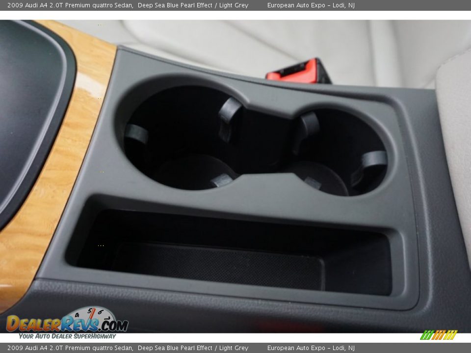 2009 Audi A4 2.0T Premium quattro Sedan Deep Sea Blue Pearl Effect / Light Grey Photo #27
