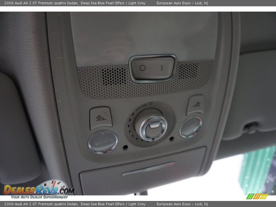 2009 Audi A4 2.0T Premium quattro Sedan Deep Sea Blue Pearl Effect / Light Grey Photo #30