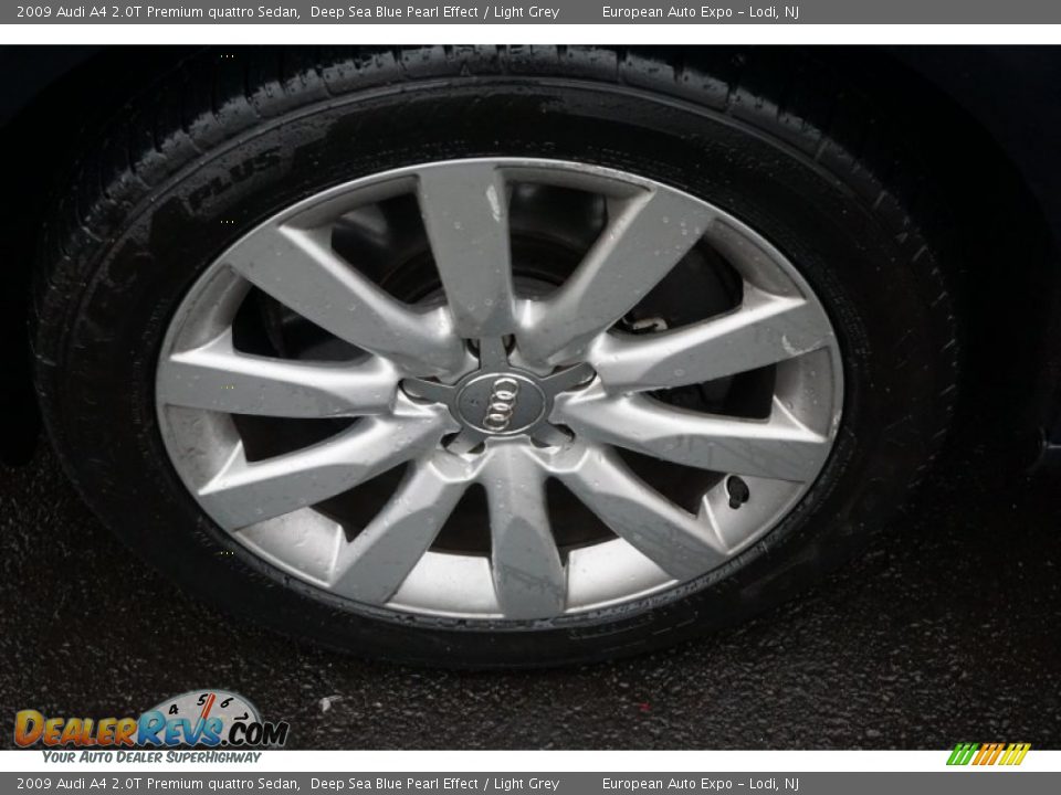 2009 Audi A4 2.0T Premium quattro Sedan Deep Sea Blue Pearl Effect / Light Grey Photo #36