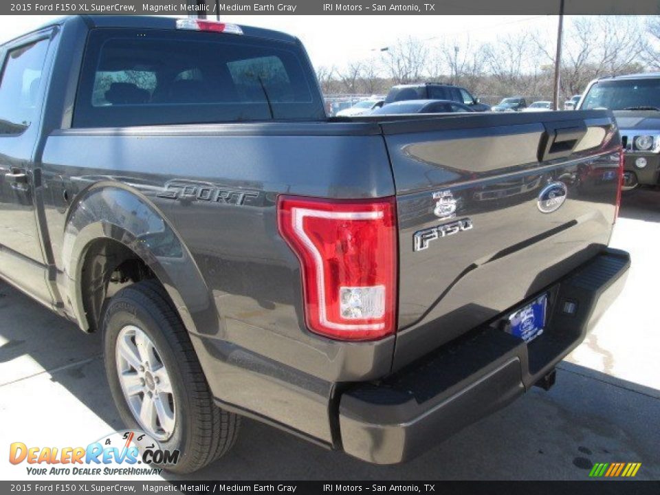 2015 Ford F150 XL SuperCrew Magnetic Metallic / Medium Earth Gray Photo #9