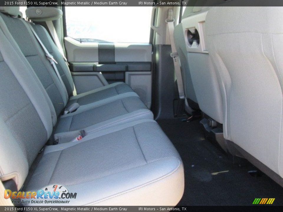 2015 Ford F150 XL SuperCrew Magnetic Metallic / Medium Earth Gray Photo #15