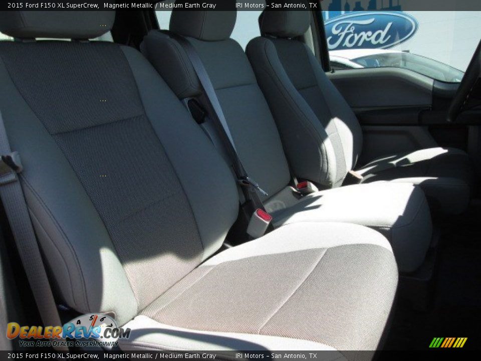2015 Ford F150 XL SuperCrew Magnetic Metallic / Medium Earth Gray Photo #17