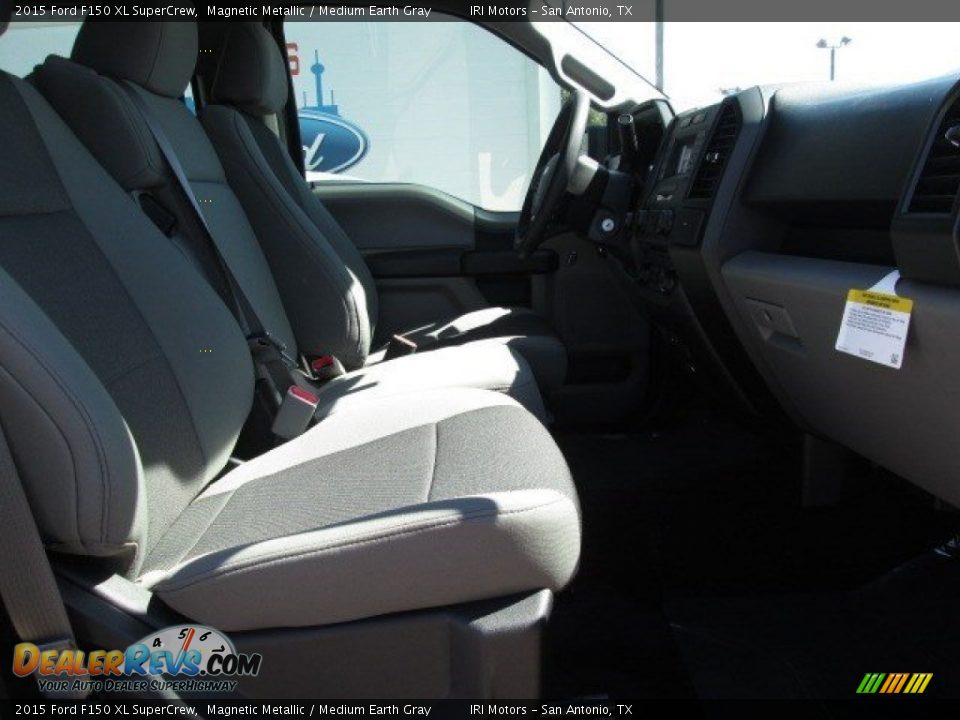 2015 Ford F150 XL SuperCrew Magnetic Metallic / Medium Earth Gray Photo #18