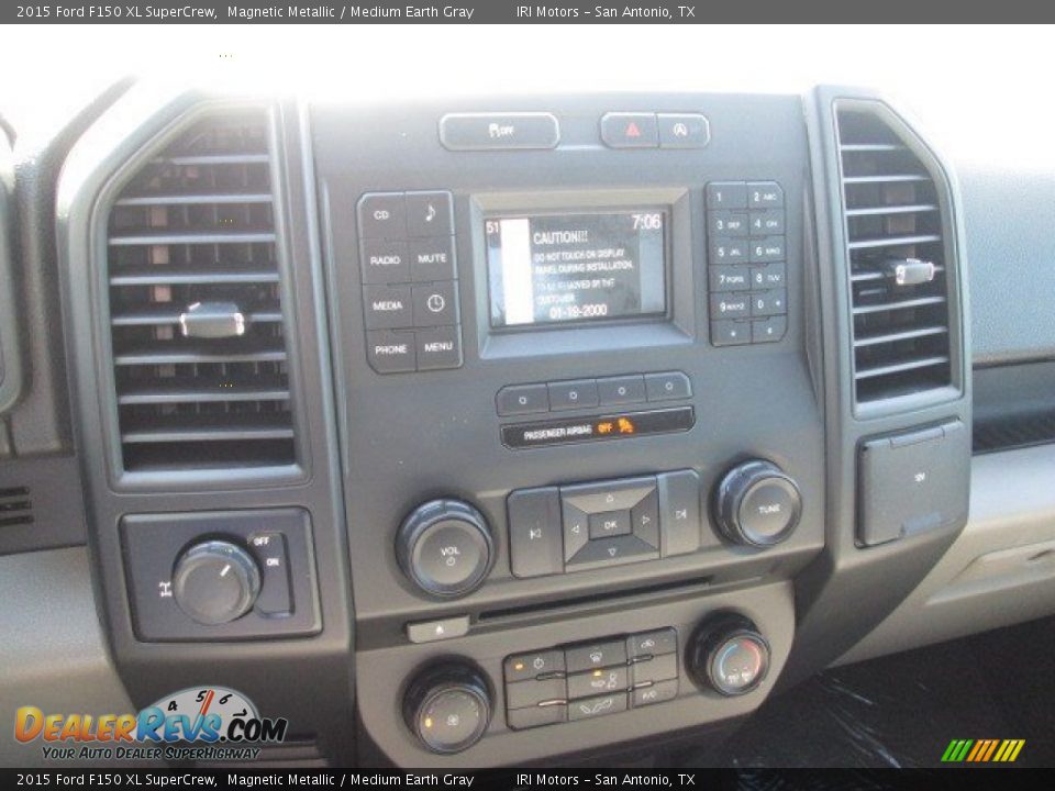 2015 Ford F150 XL SuperCrew Magnetic Metallic / Medium Earth Gray Photo #30
