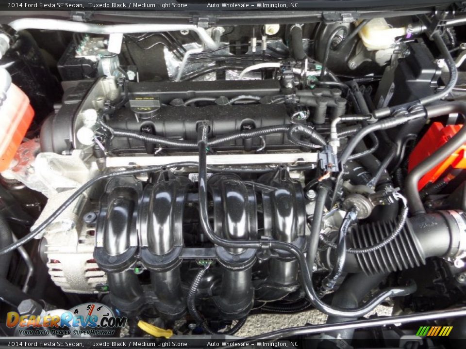 2014 Ford Fiesta SE Sedan Tuxedo Black / Medium Light Stone Photo #6