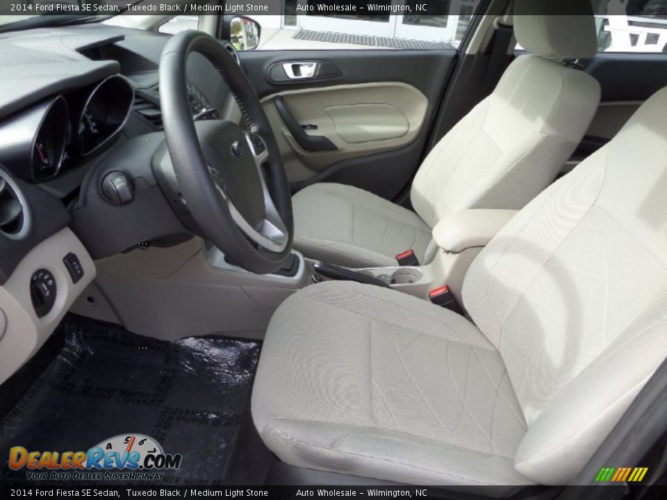 2014 Ford Fiesta SE Sedan Tuxedo Black / Medium Light Stone Photo #11
