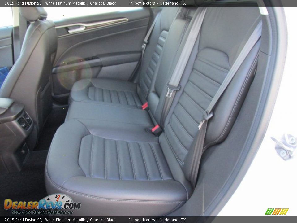 2015 Ford Fusion SE White Platinum Metallic / Charcoal Black Photo #18