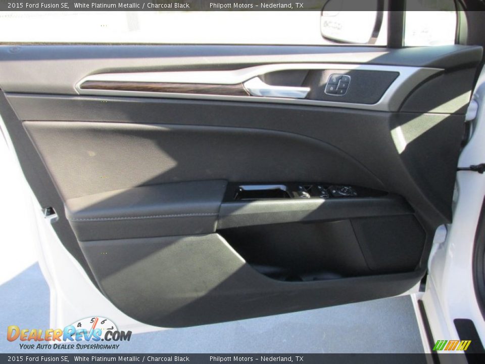 2015 Ford Fusion SE White Platinum Metallic / Charcoal Black Photo #19