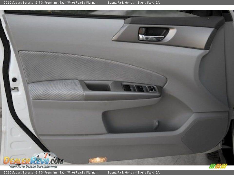 2010 Subaru Forester 2.5 X Premium Satin White Pearl / Platinum Photo #22