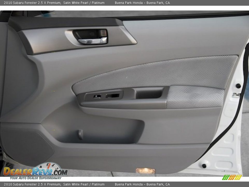 2010 Subaru Forester 2.5 X Premium Satin White Pearl / Platinum Photo #25