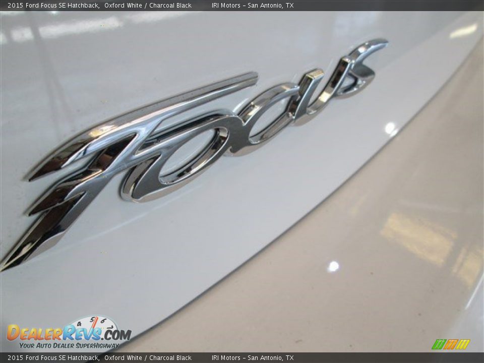 2015 Ford Focus SE Hatchback Oxford White / Charcoal Black Photo #6