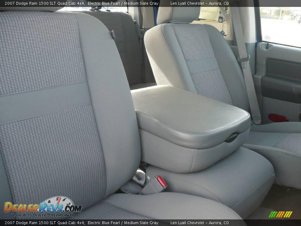 2007 Dodge Ram 1500 SLT Quad Cab 4x4 Electric Blue Pearl / Medium Slate Gray Photo #15