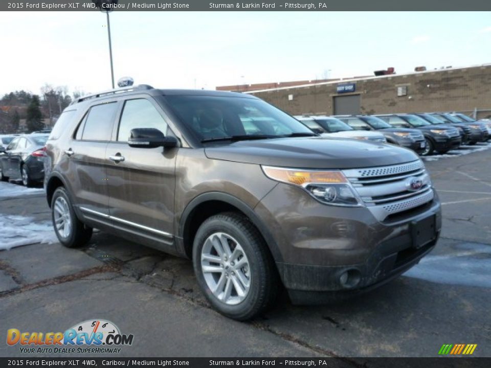 Front 3/4 View of 2015 Ford Explorer XLT 4WD Photo #1