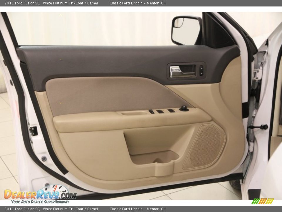 2011 Ford Fusion SE White Platinum Tri-Coat / Camel Photo #4