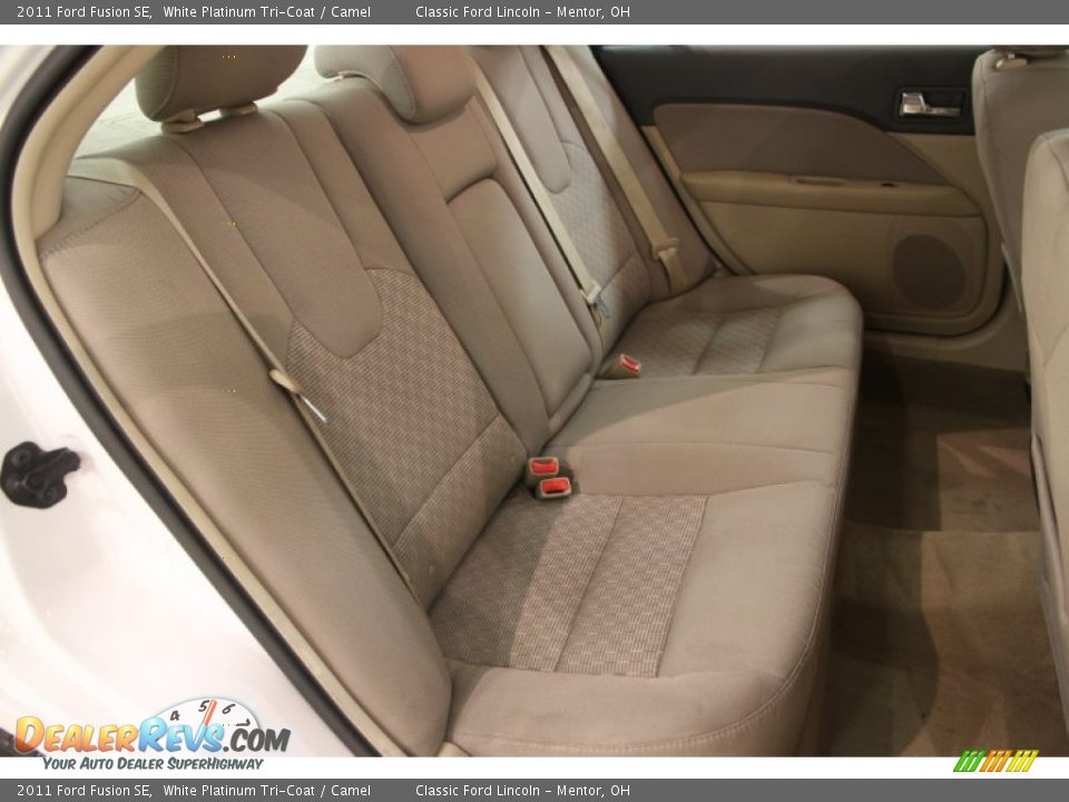 2011 Ford Fusion SE White Platinum Tri-Coat / Camel Photo #11