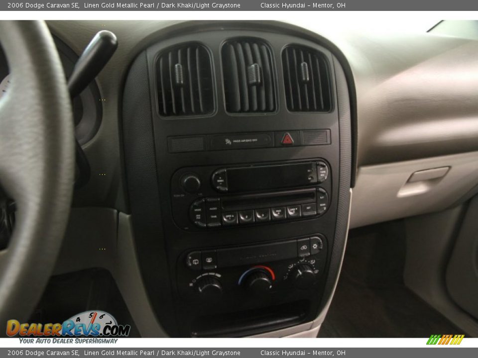 Controls of 2006 Dodge Caravan SE Photo #8