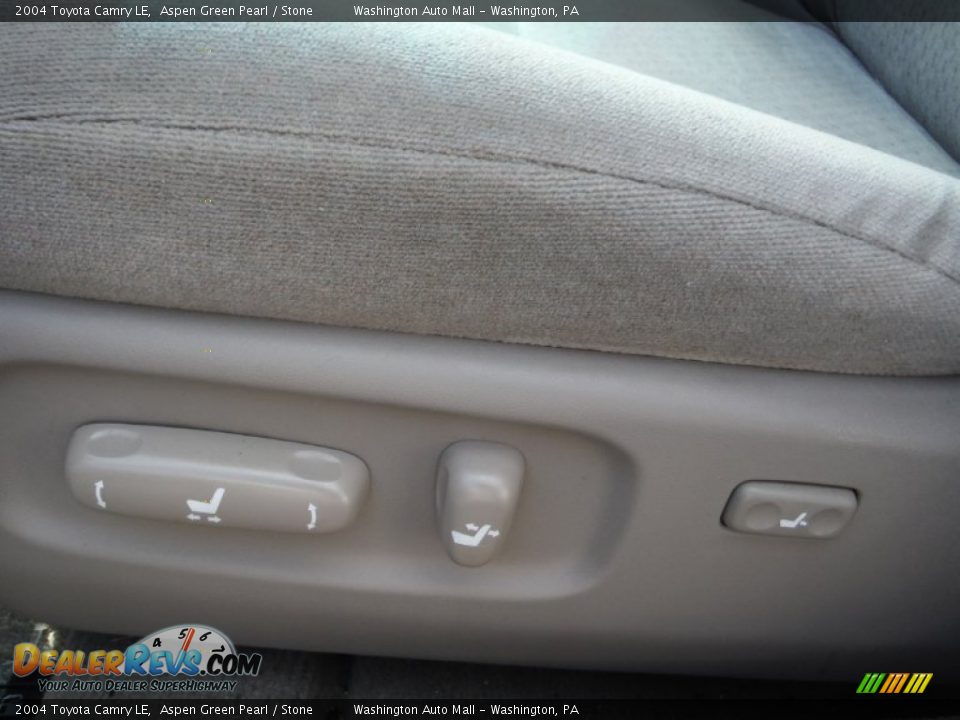 2004 Toyota Camry LE Aspen Green Pearl / Stone Photo #13