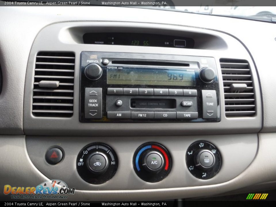 2004 Toyota Camry LE Aspen Green Pearl / Stone Photo #16