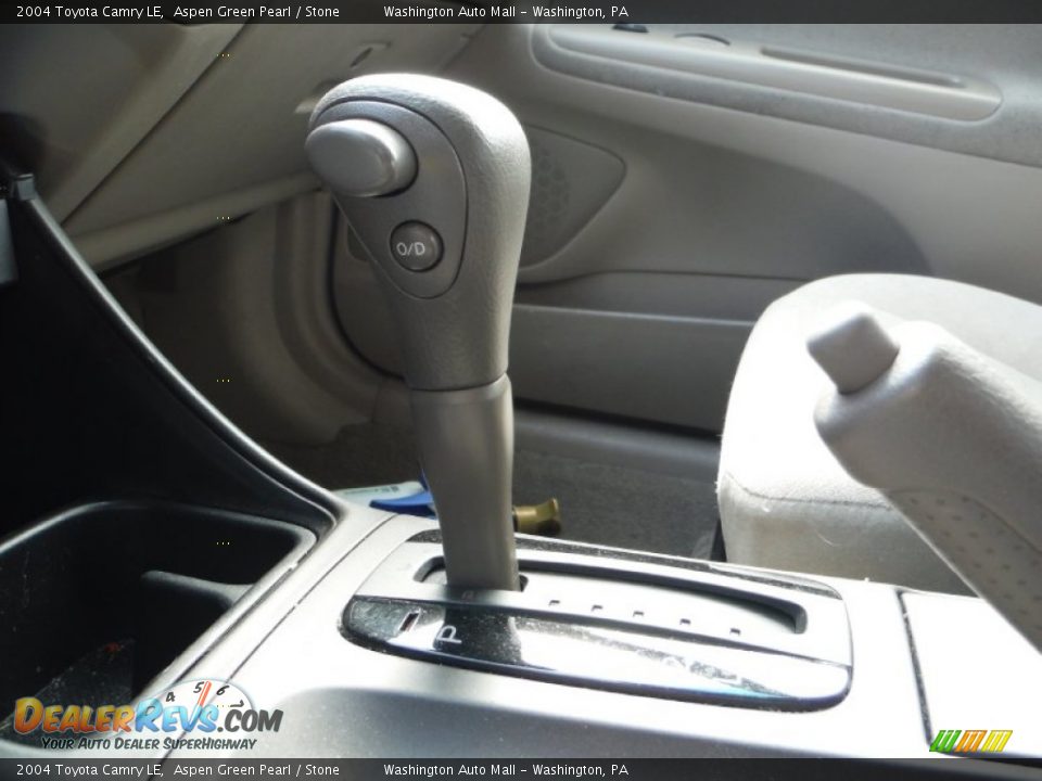 2004 Toyota Camry LE Aspen Green Pearl / Stone Photo #17