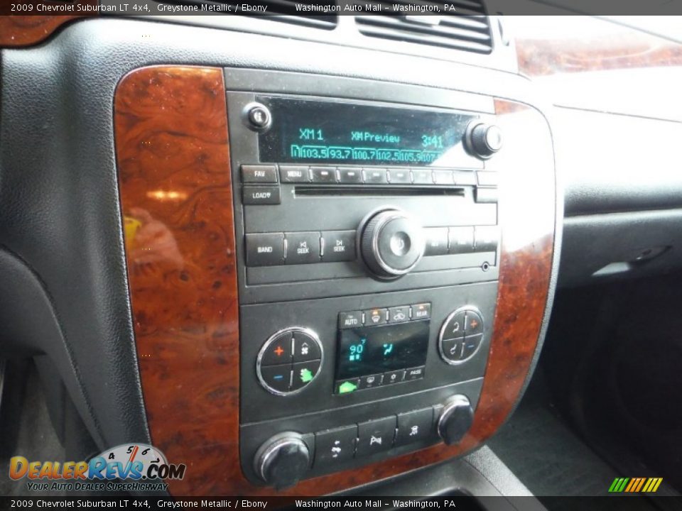 Controls of 2009 Chevrolet Suburban LT 4x4 Photo #12
