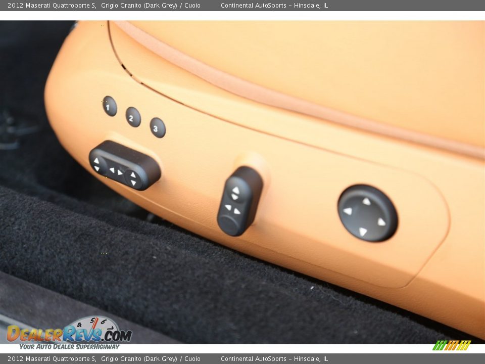Controls of 2012 Maserati Quattroporte S Photo #17