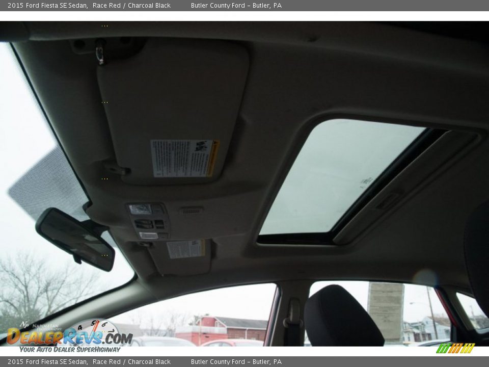 2015 Ford Fiesta SE Sedan Race Red / Charcoal Black Photo #9