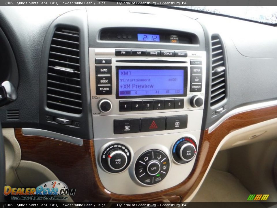 Controls of 2009 Hyundai Santa Fe SE 4WD Photo #19