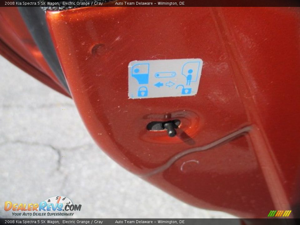 2008 Kia Spectra 5 SX Wagon Electric Orange / Gray Photo #23