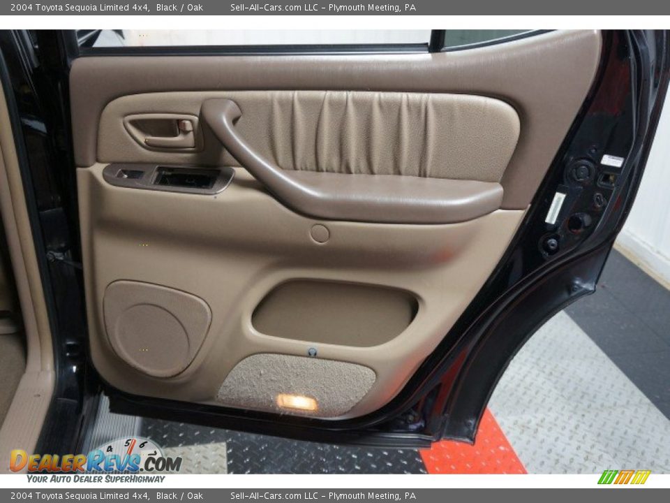 2004 Toyota Sequoia Limited 4x4 Black / Oak Photo #15