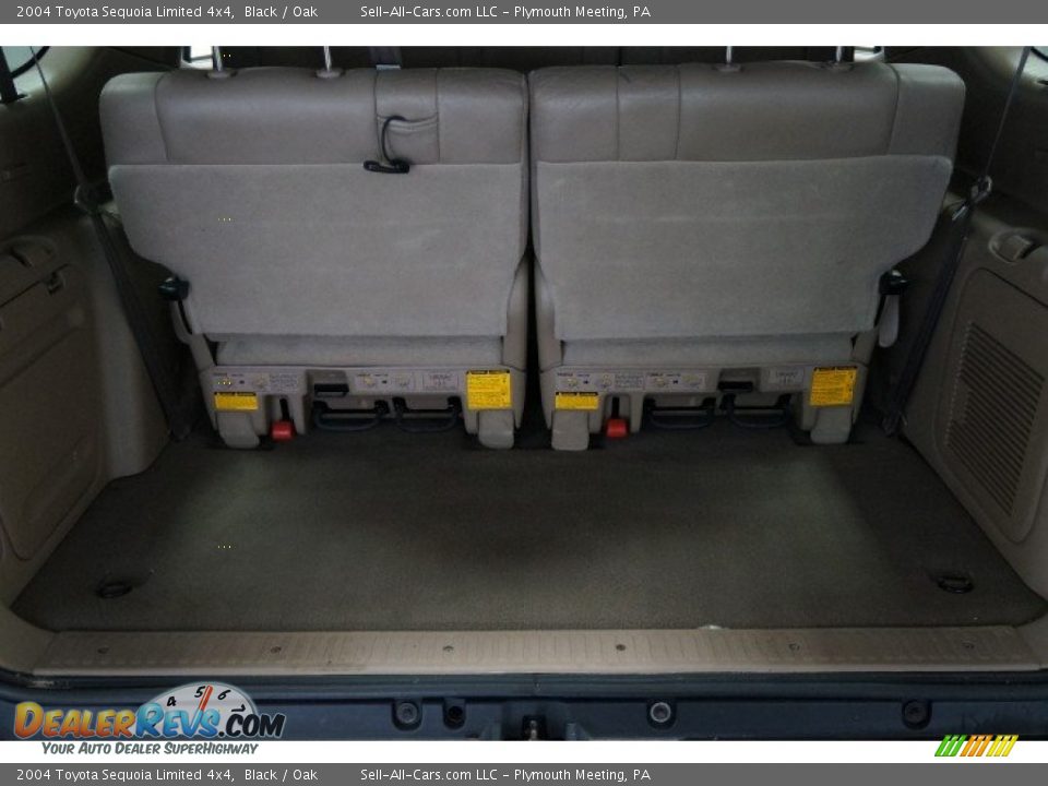 2004 Toyota Sequoia Limited 4x4 Black / Oak Photo #17