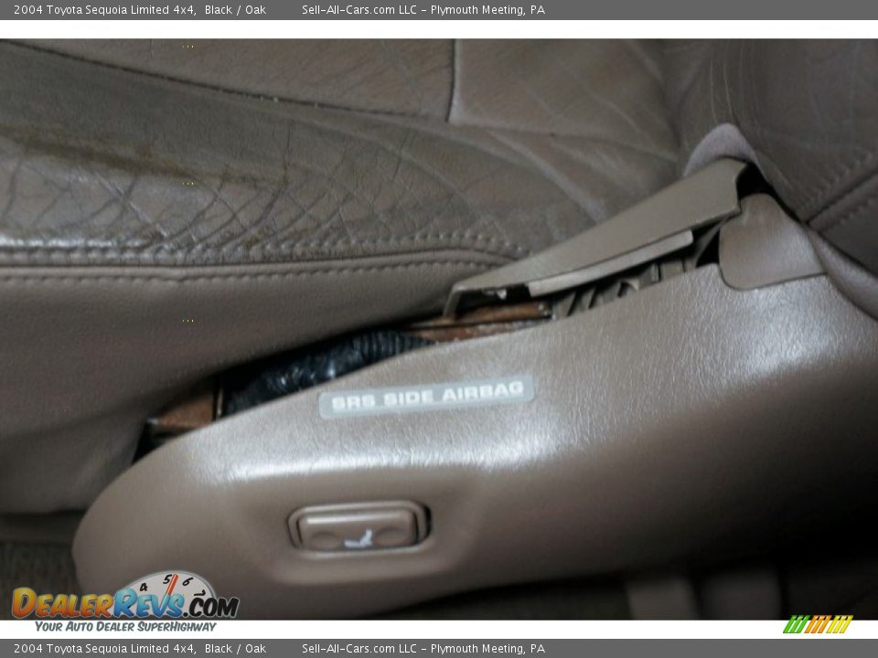 2004 Toyota Sequoia Limited 4x4 Black / Oak Photo #20